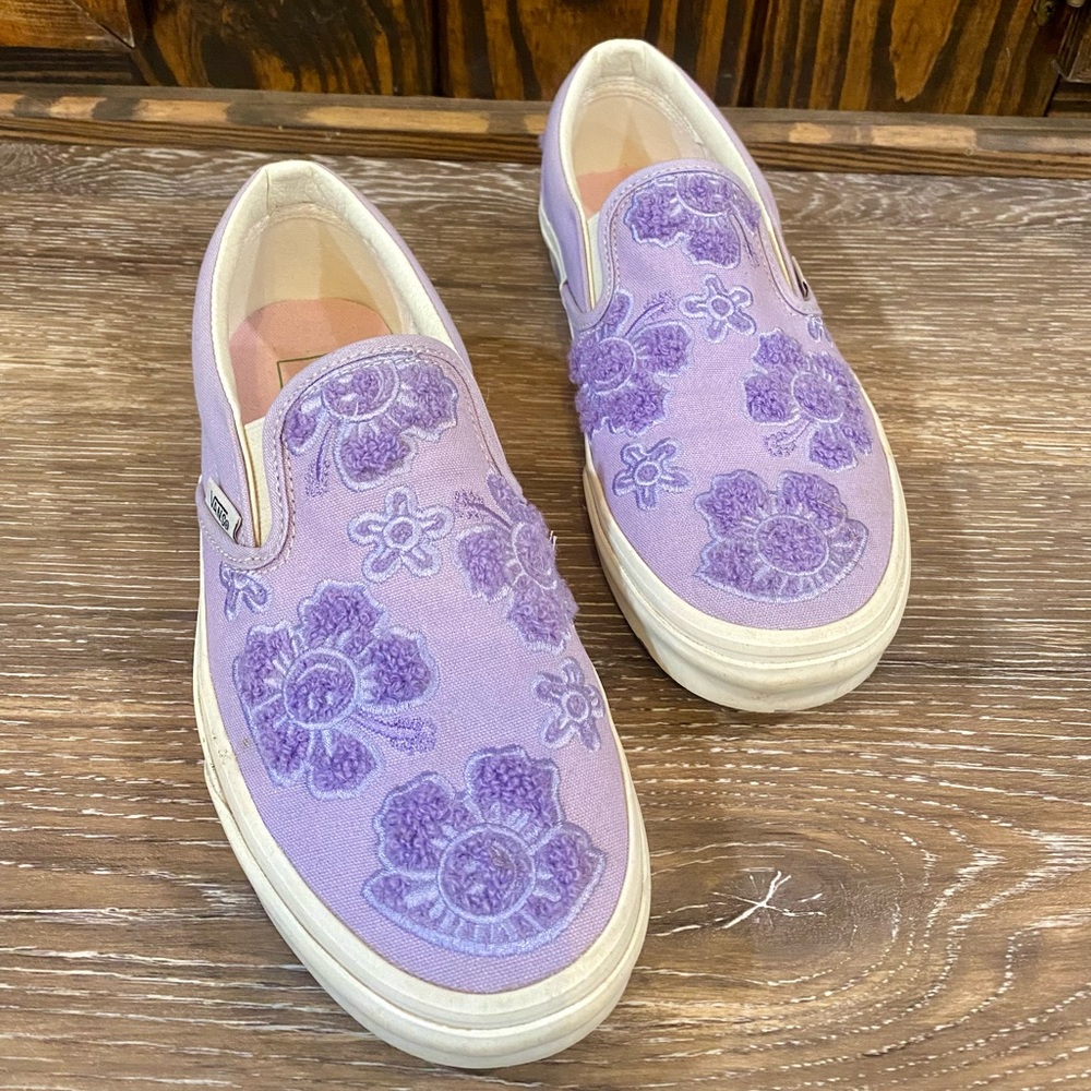 Vans X Emma Mulholland on Holiday Classic Slip On ~ Women Sz. 8